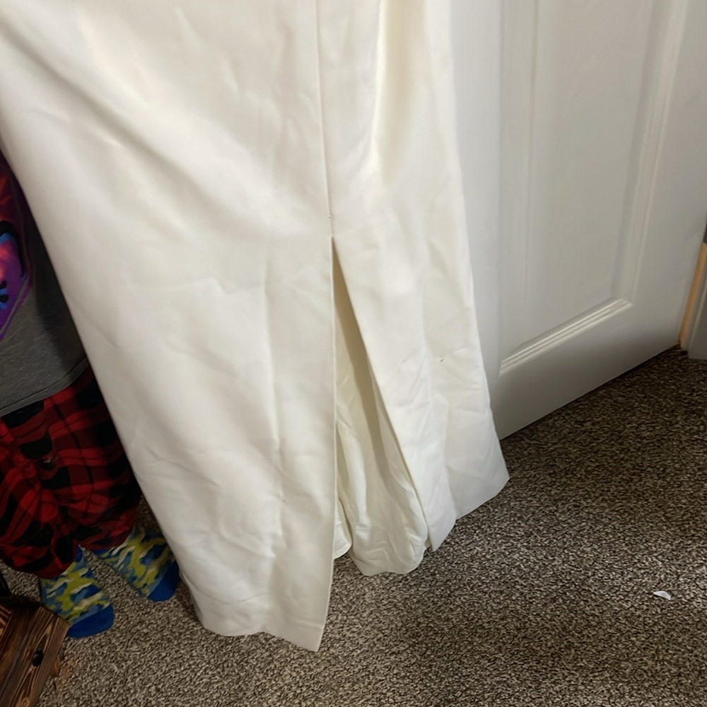 Ivory gown with jacket - Picture 4 of 7